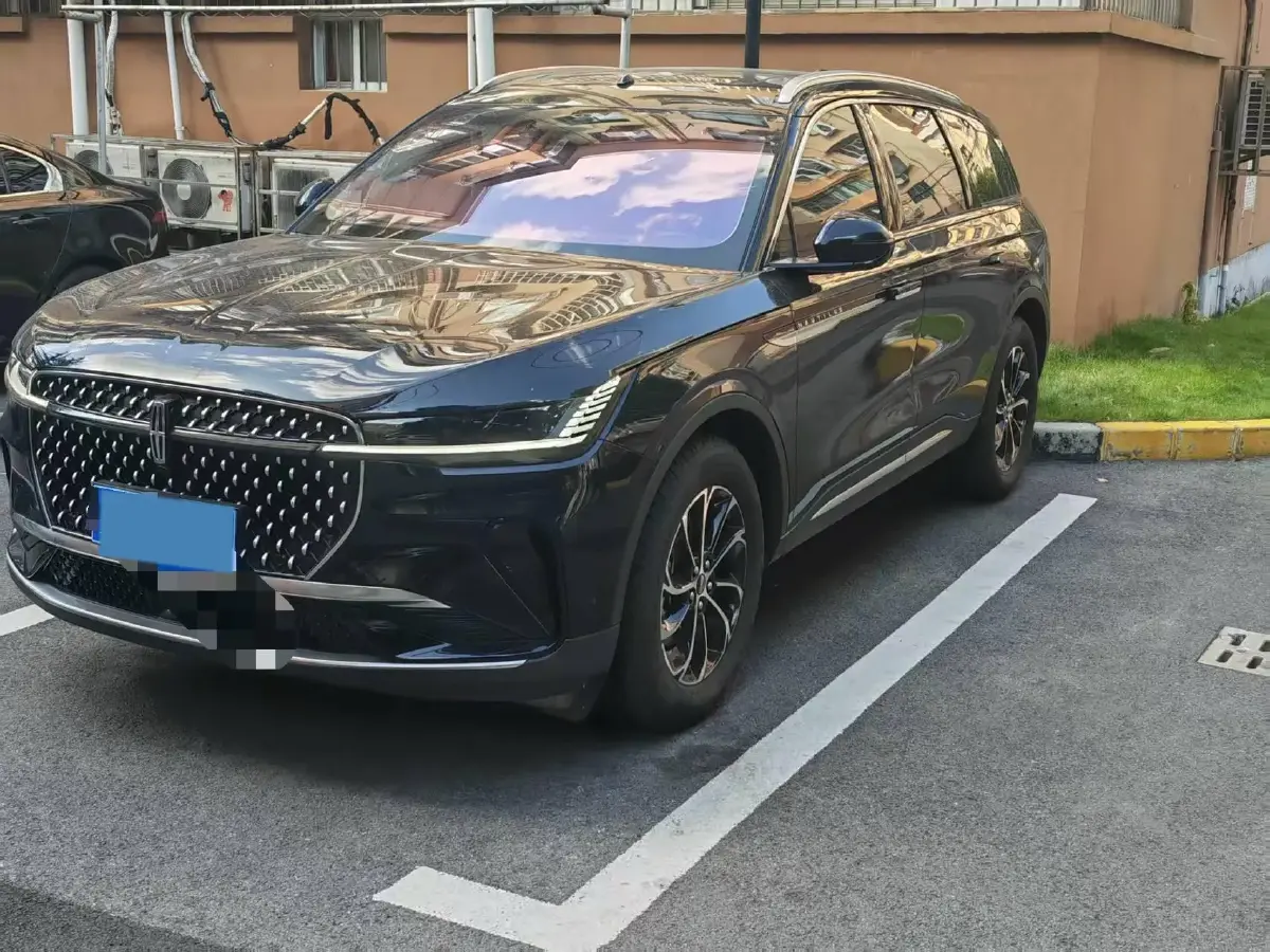 2023 Lincoln Nautilus 2.0T 261HP L4 8AT