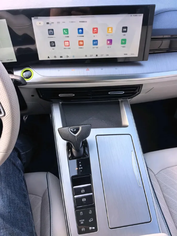 2022 Roewe Whale 2.0T 231HP L4 8AT,autocango,china used car exporter,china ev exporter,chinese used car exporter,chinese used ev exporter