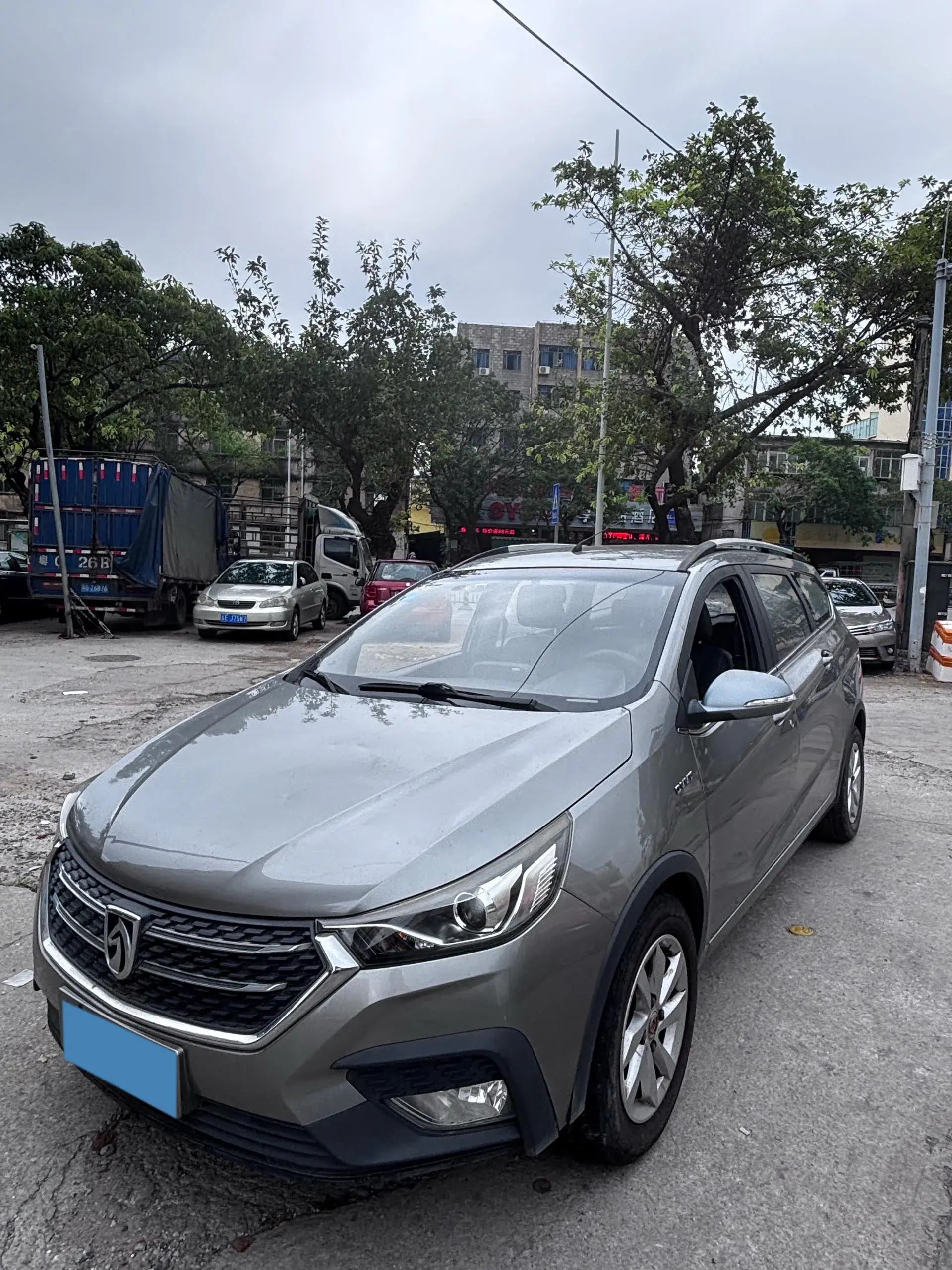 2018 VOLKSWAGEN SAGITAR view 1