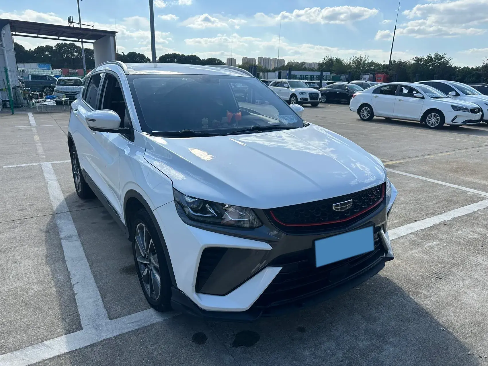 2022 GEELY COOLRAY thumbnail 3