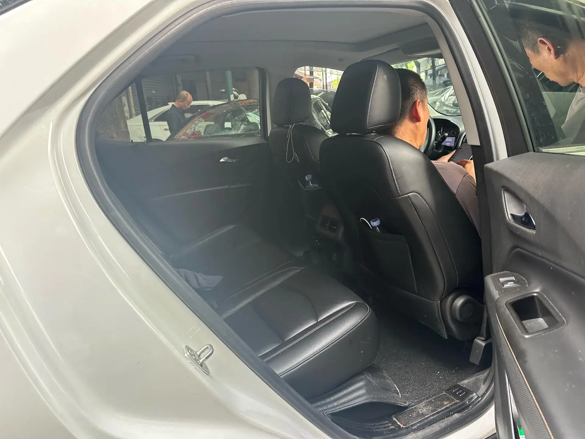 2019 CHEVROLET EQUINOX thumbnail 3