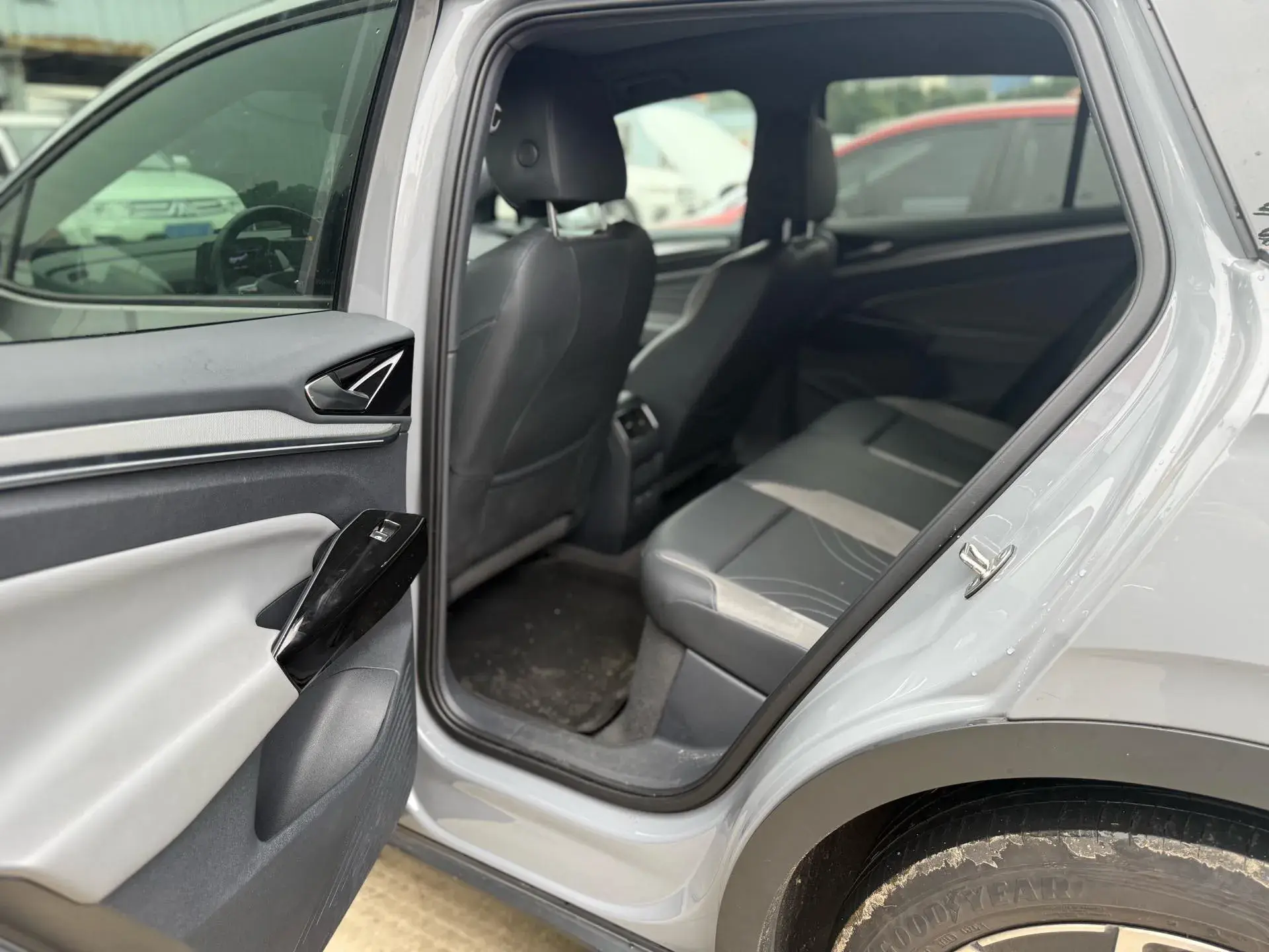 2021 VOLKSWAGEN ID.4 thumbnail 4