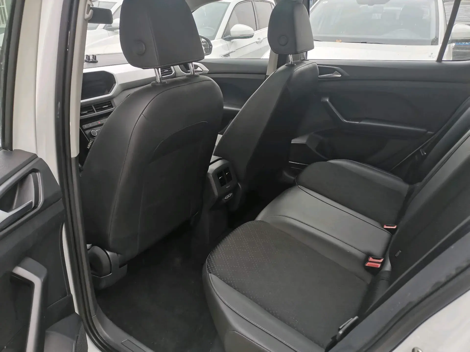 2021 VOLKSWAGEN TACQUA thumbnail 3