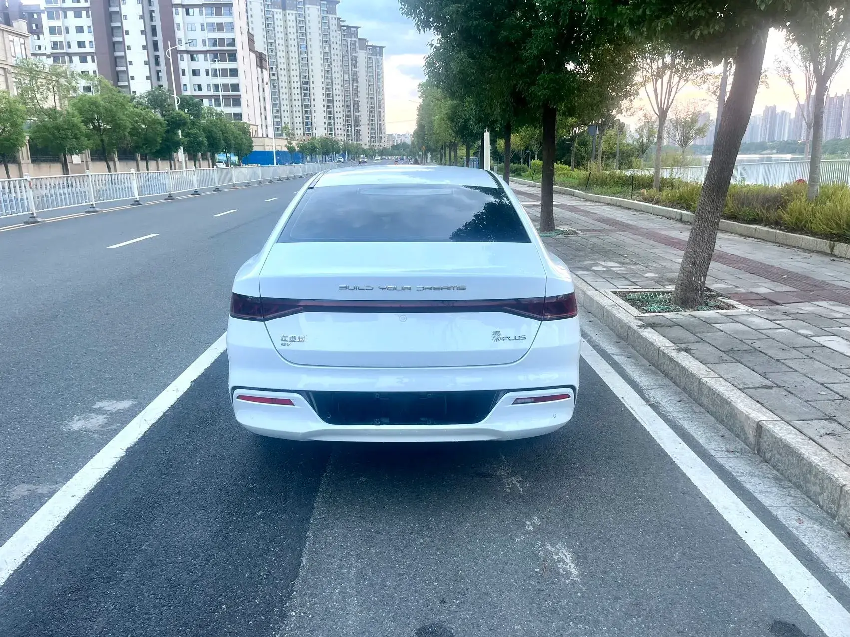 2023 BYD QIN thumbnail 4