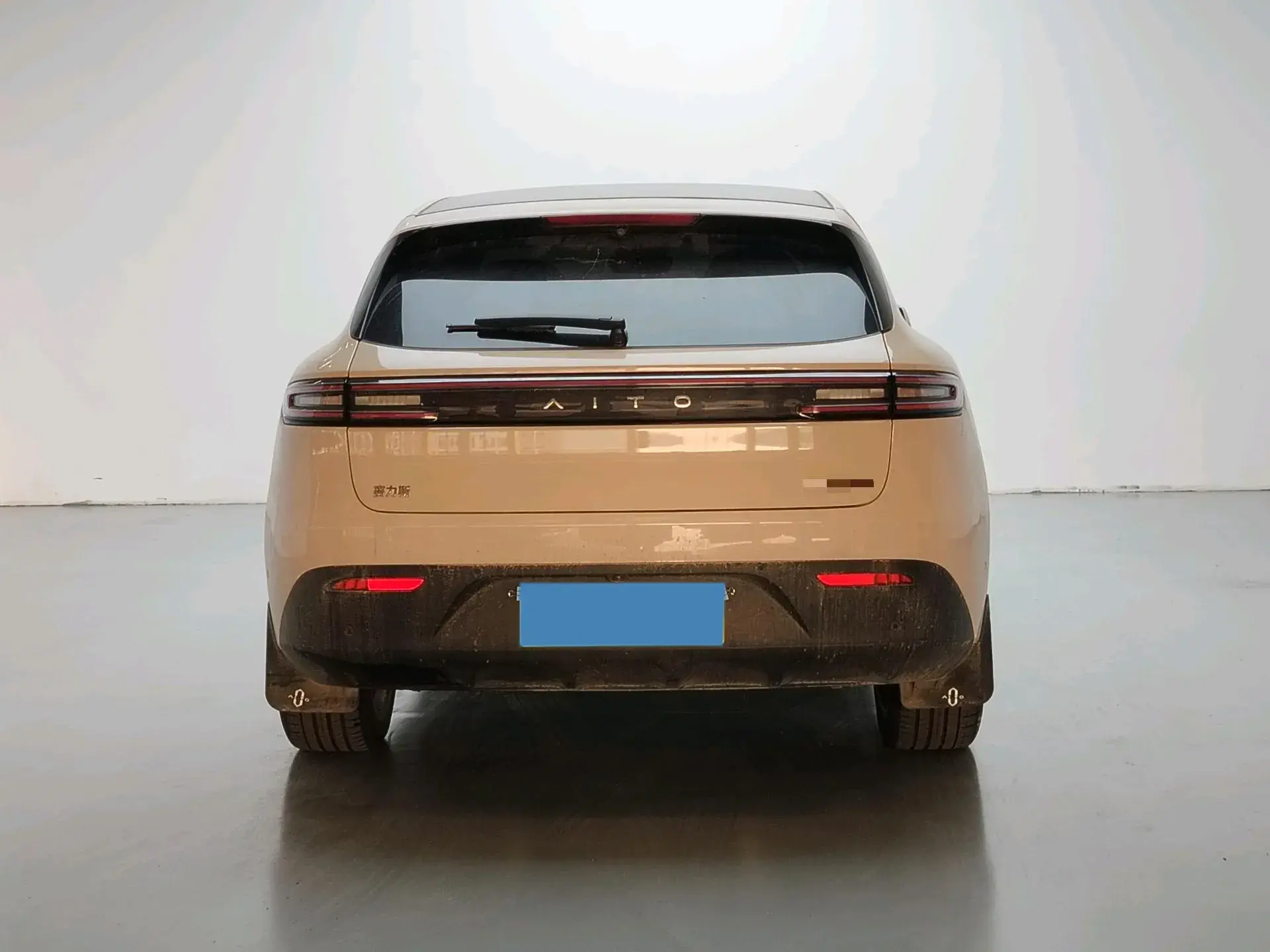 2023 AITO AITO thumbnail 3