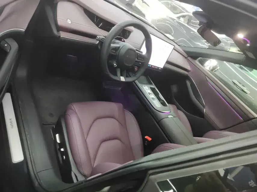 2024 MI SU7 thumbnail 3