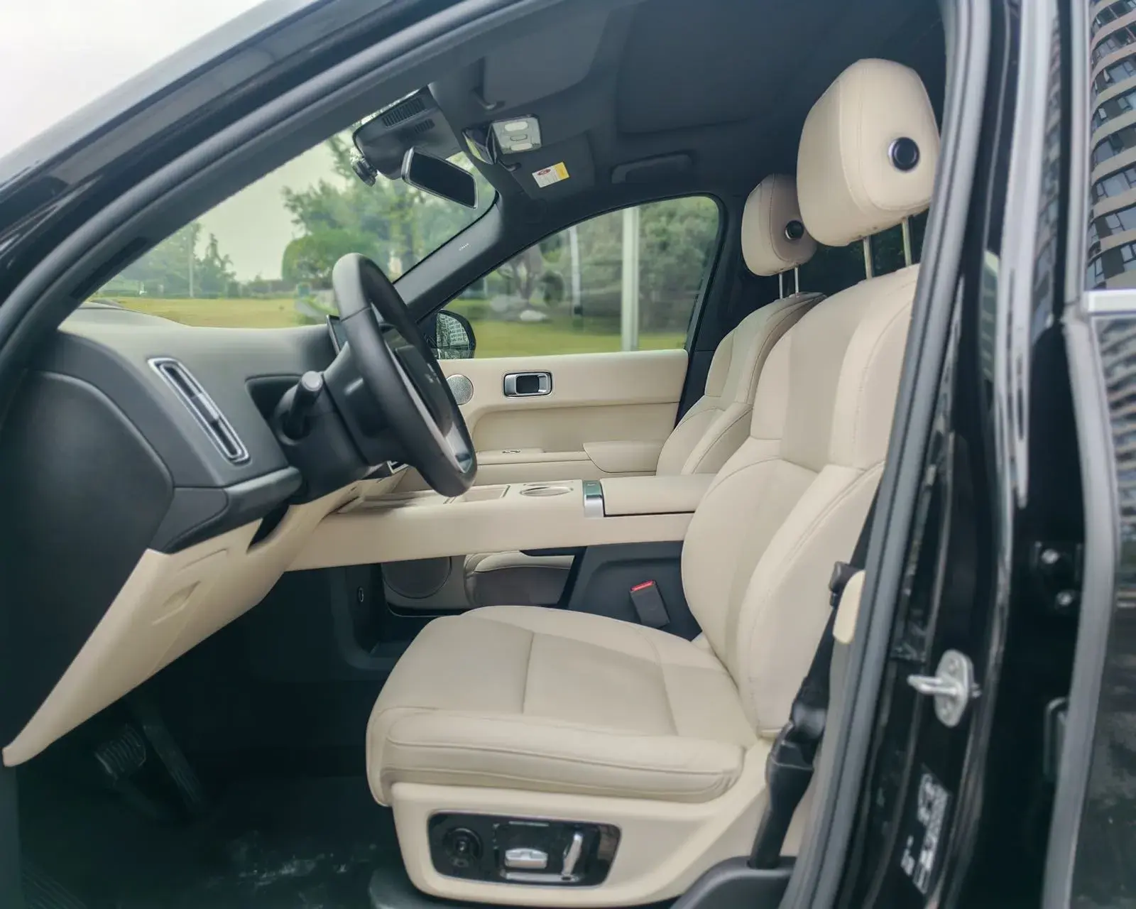 2023 LI L9 thumbnail 4