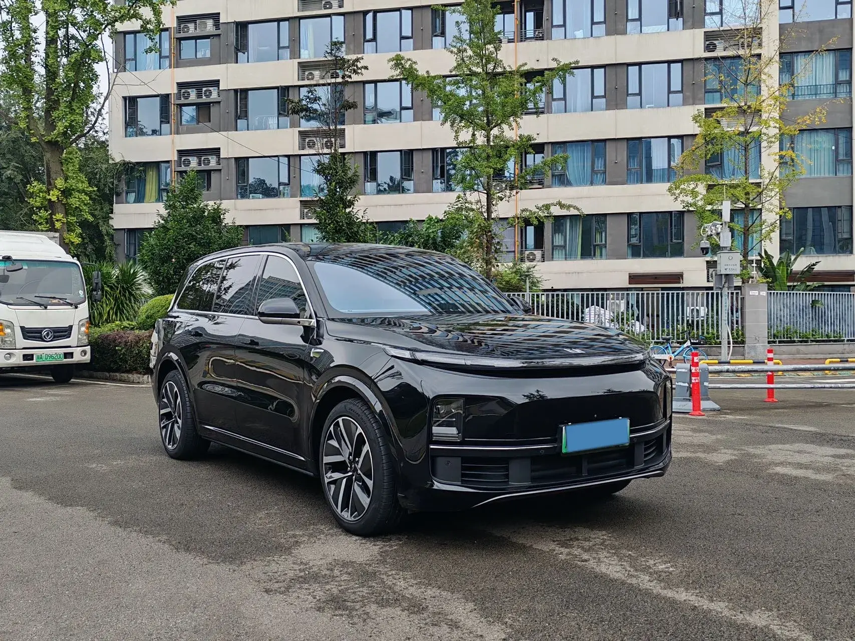 2023 LI L9 thumbnail 3