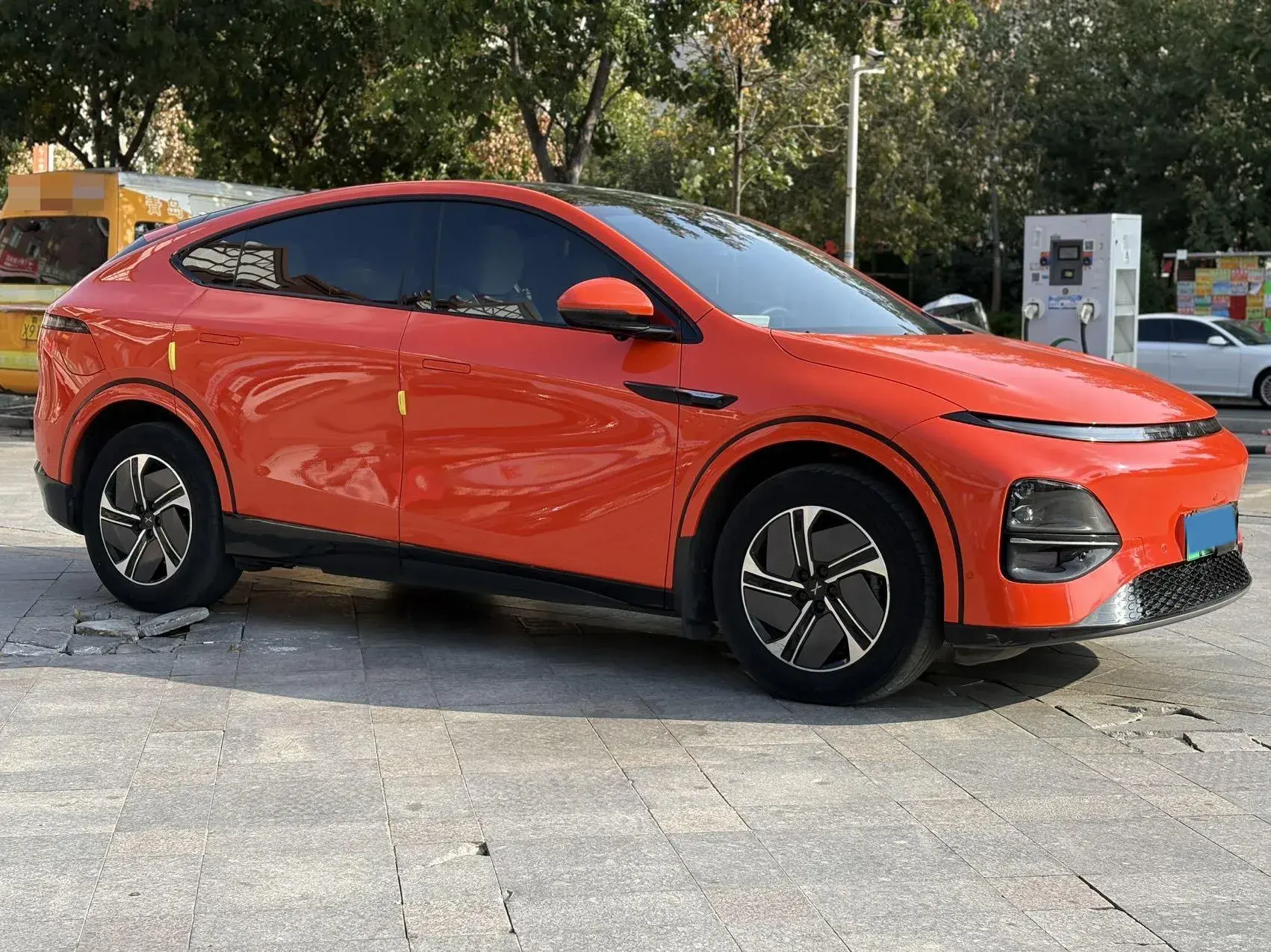 2023 XPENG G6 thumbnail 3