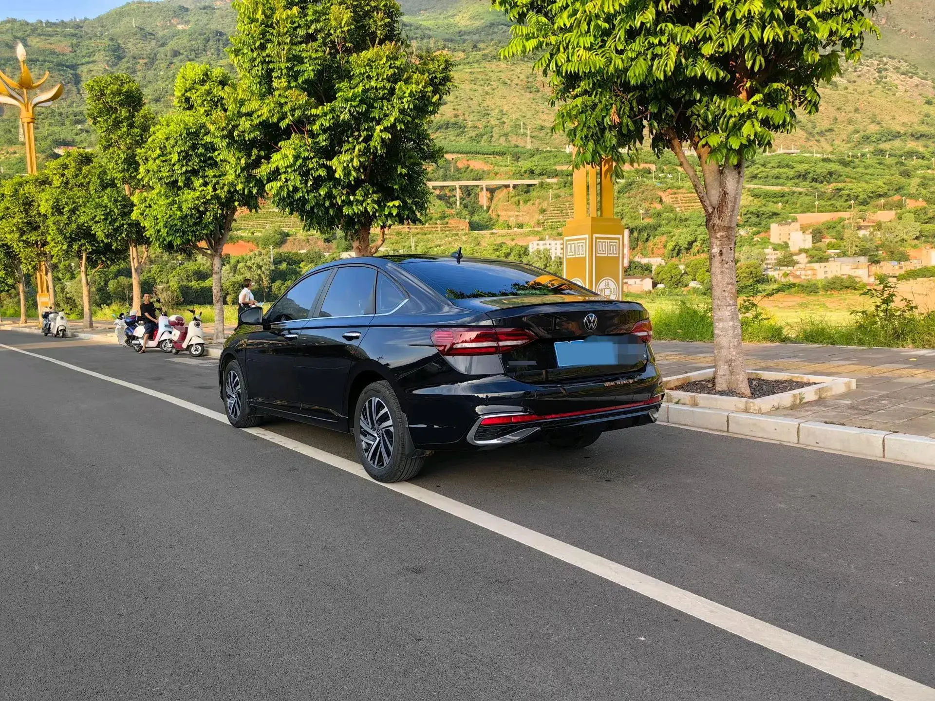 2023 VOLKSWAGEN LAVIDA thumbnail 4