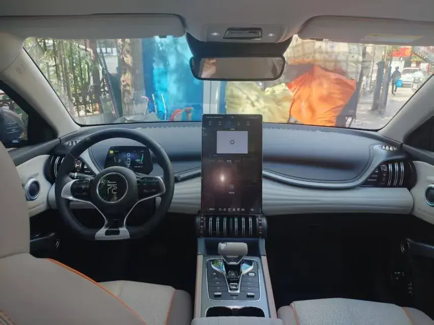 2023 BYD YUAN thumbnail 4