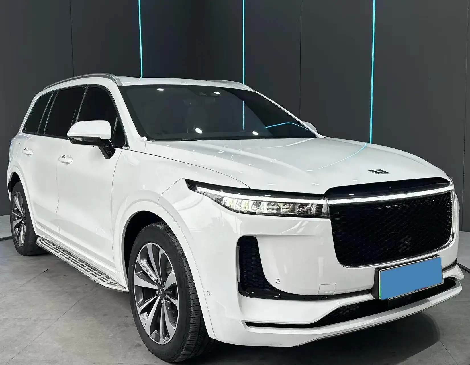 2020 LI ONE thumbnail 2