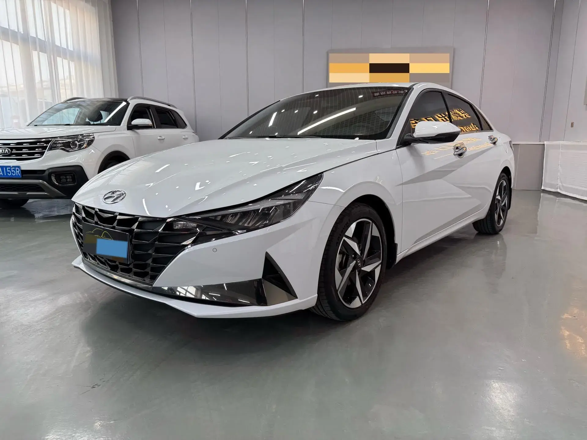 2022 HYUNDAI ELANTRA view 1