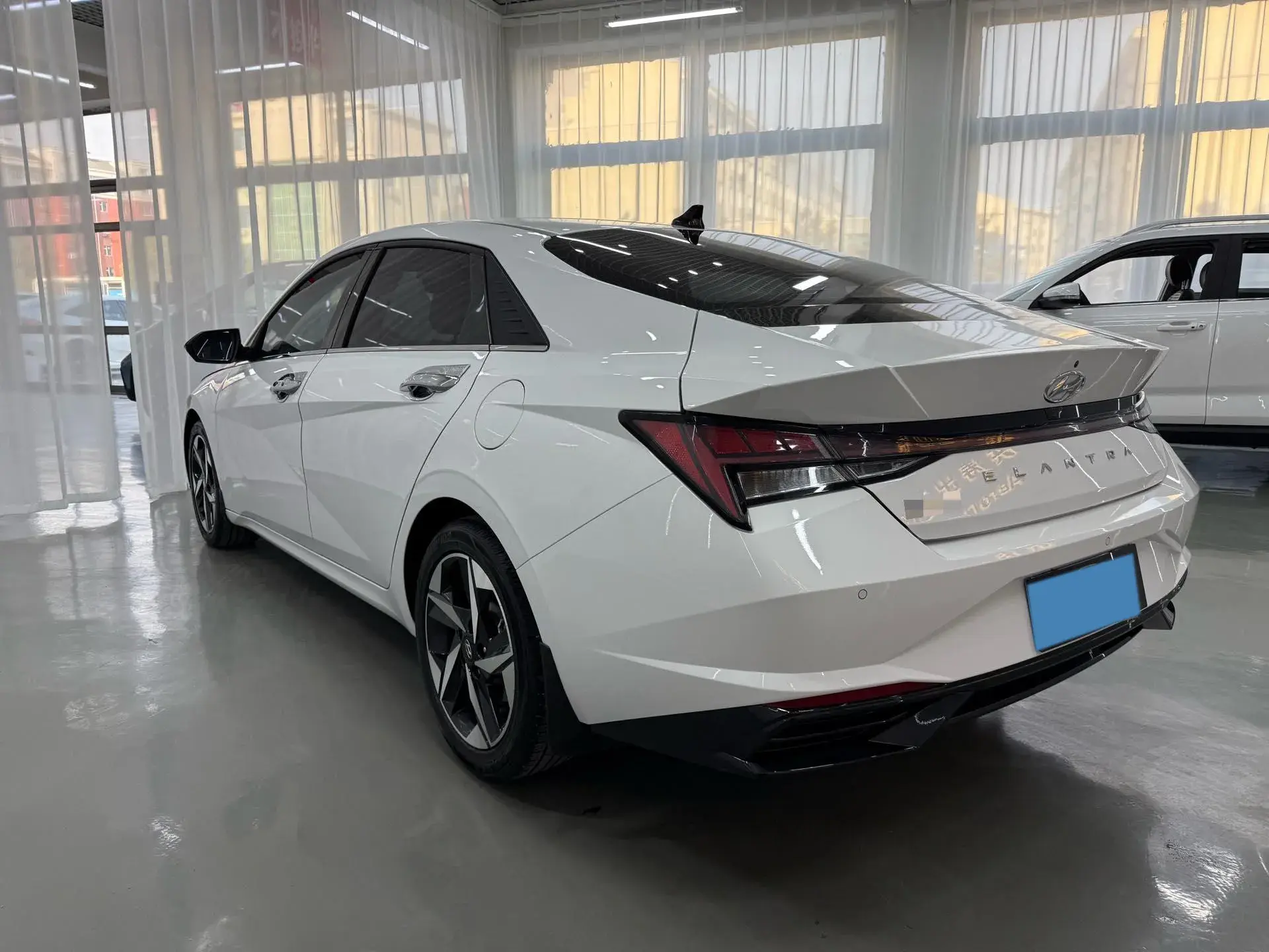 2022 HYUNDAI ELANTRA thumbnail 4