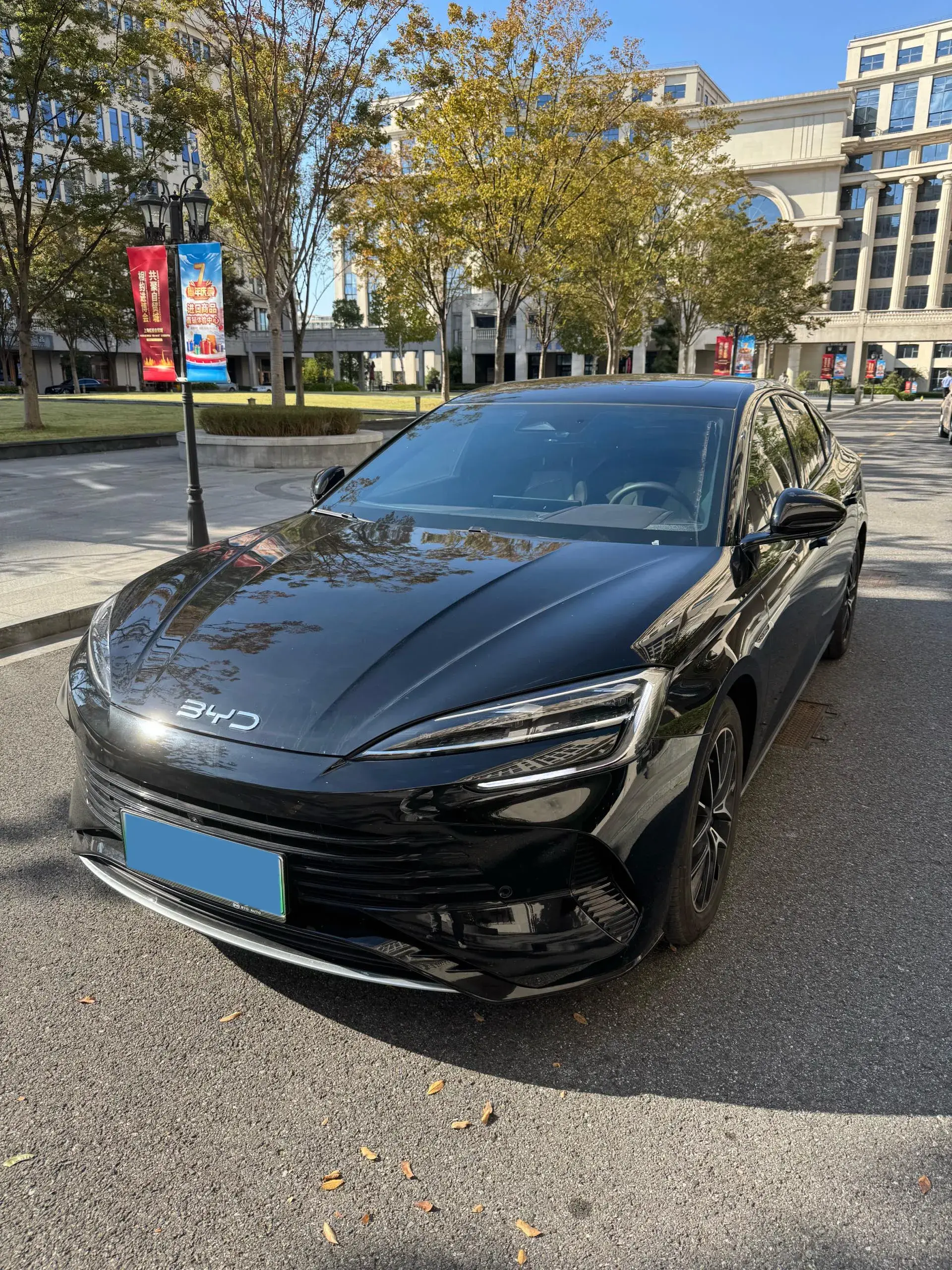 2023 BYD SEAL view 1