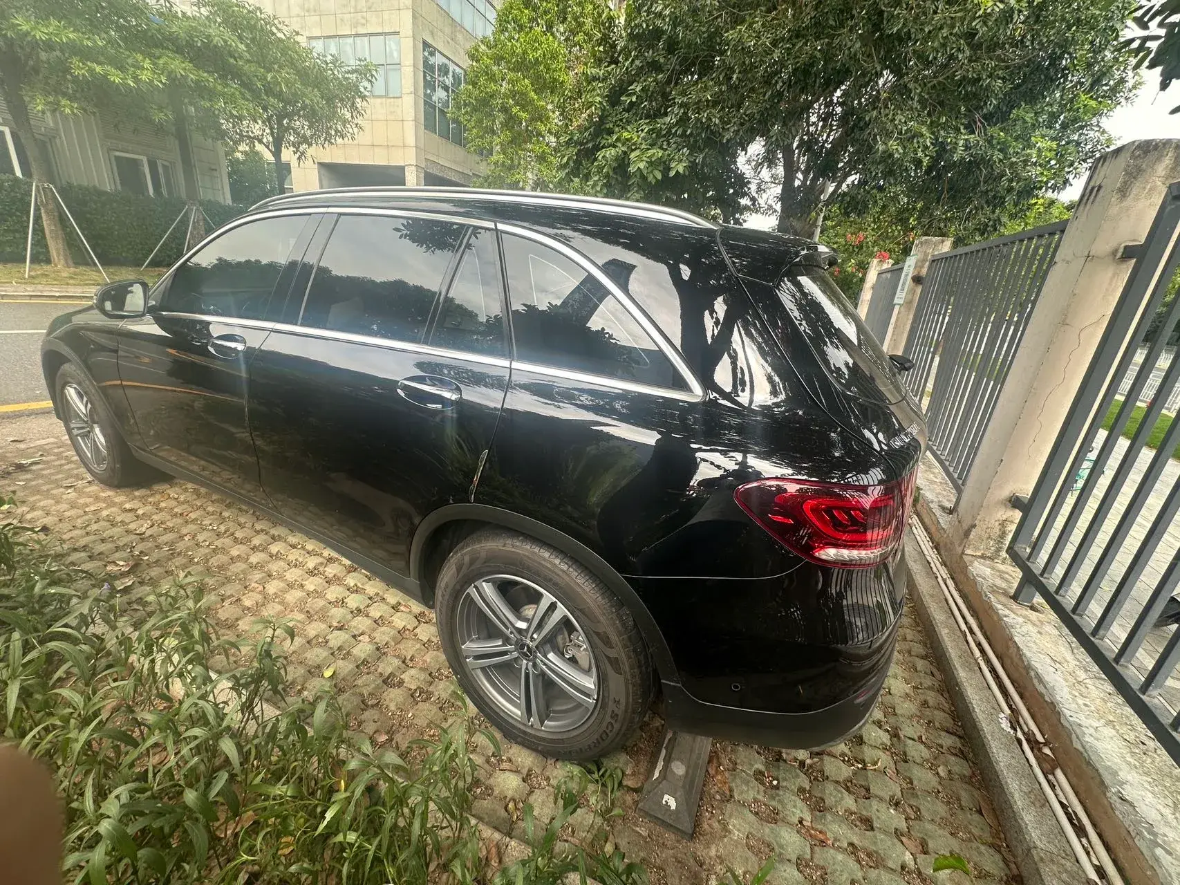 2021 MERCEDES-BENZ GLC thumbnail 4