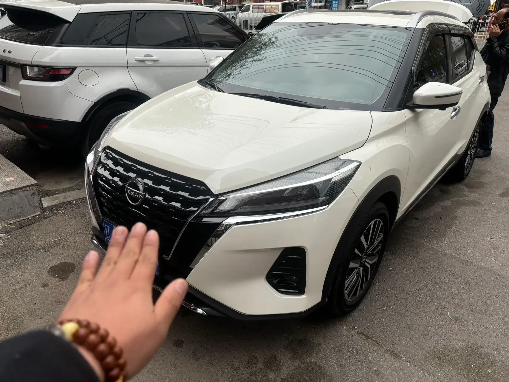 2023 NISSAN KICKS view 1