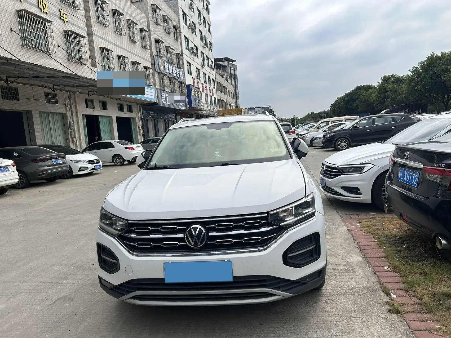 2019 VOLKSWAGEN TAYRON thumbnail 2