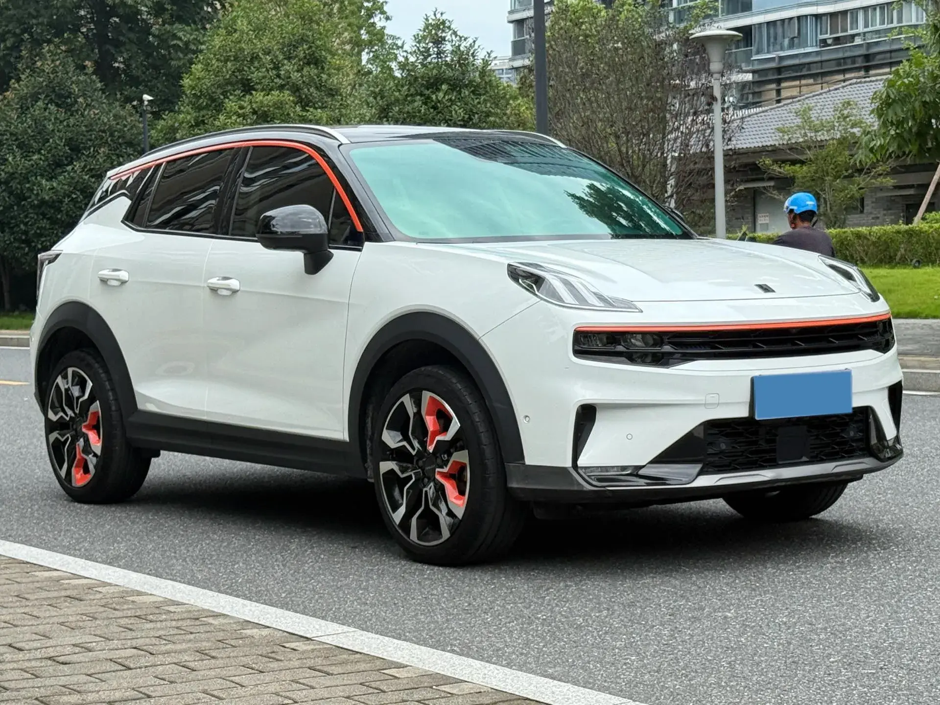 2020 LYNK&CO 06 thumbnail 2