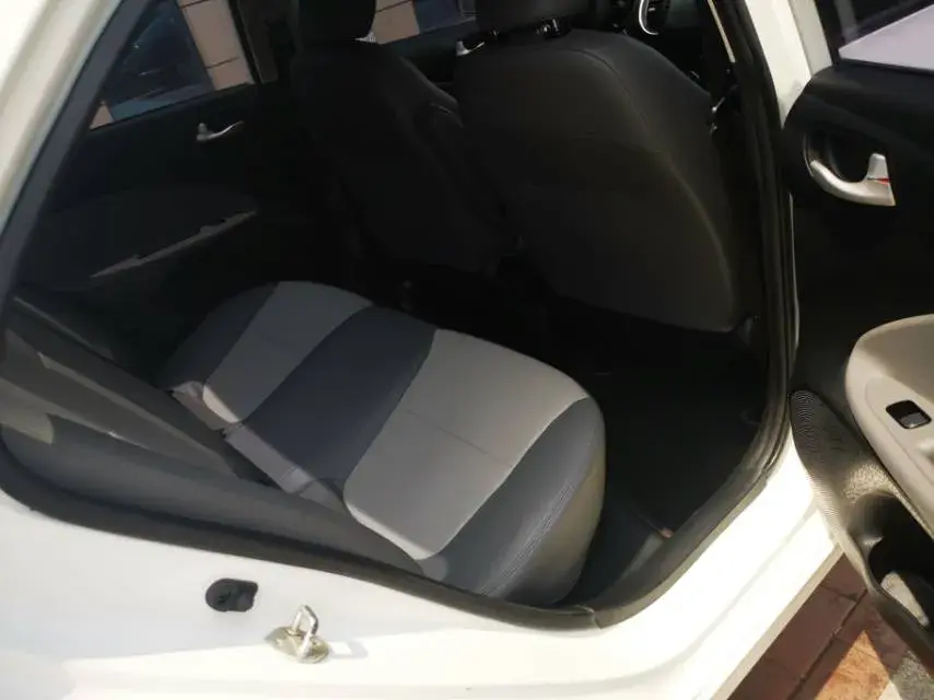 2019 KIA PEGAS thumbnail 4