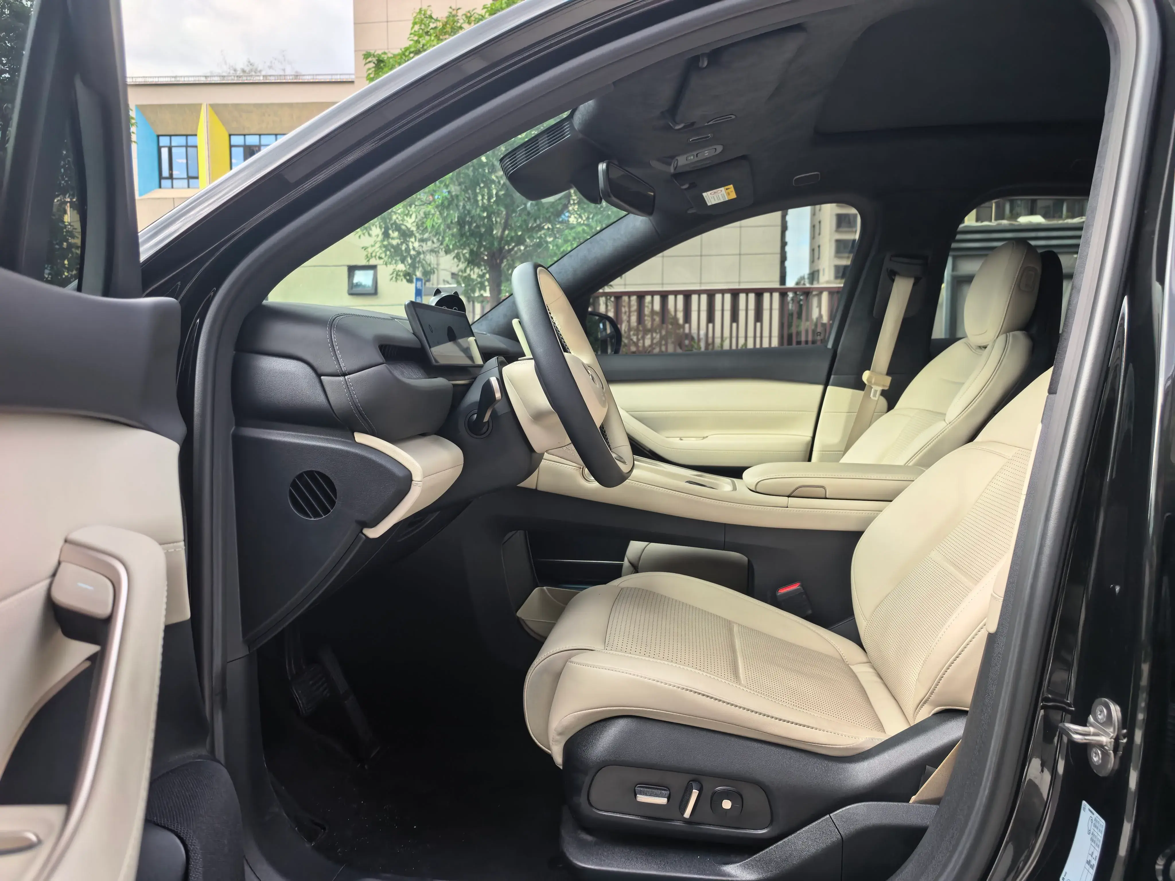 2024 NIO ES6 thumbnail 2