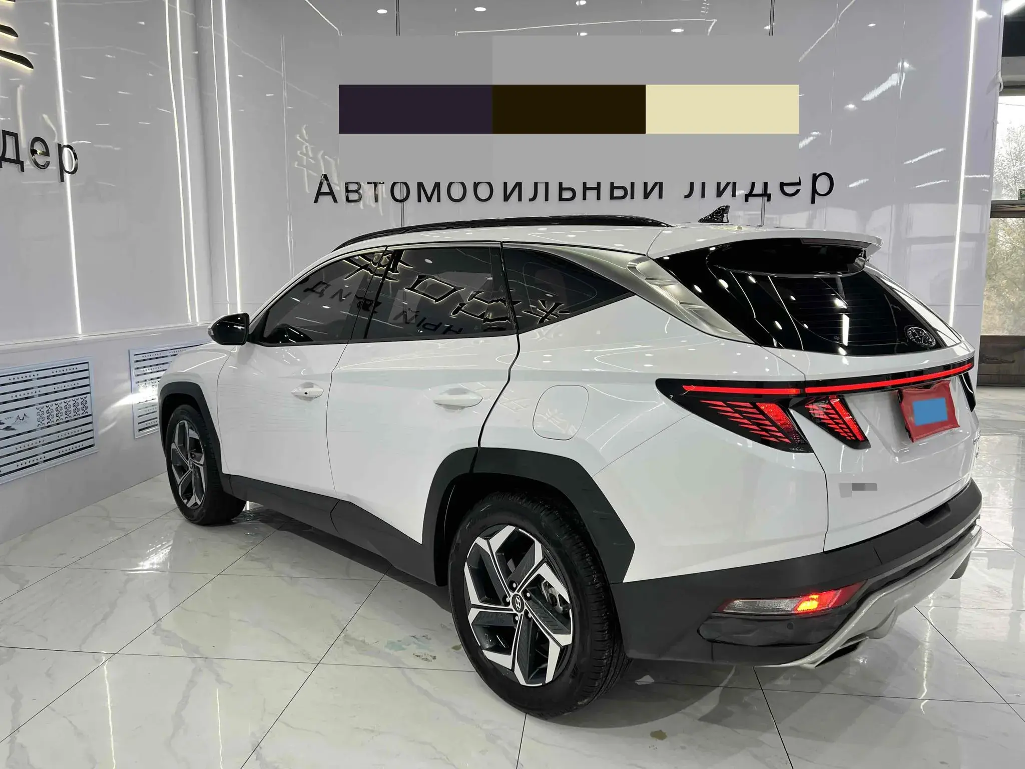 2021 HYUNDAI TUCSON thumbnail 4