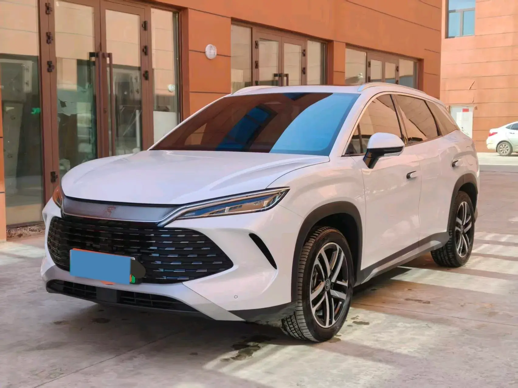 2024 BYD SONGL view 1