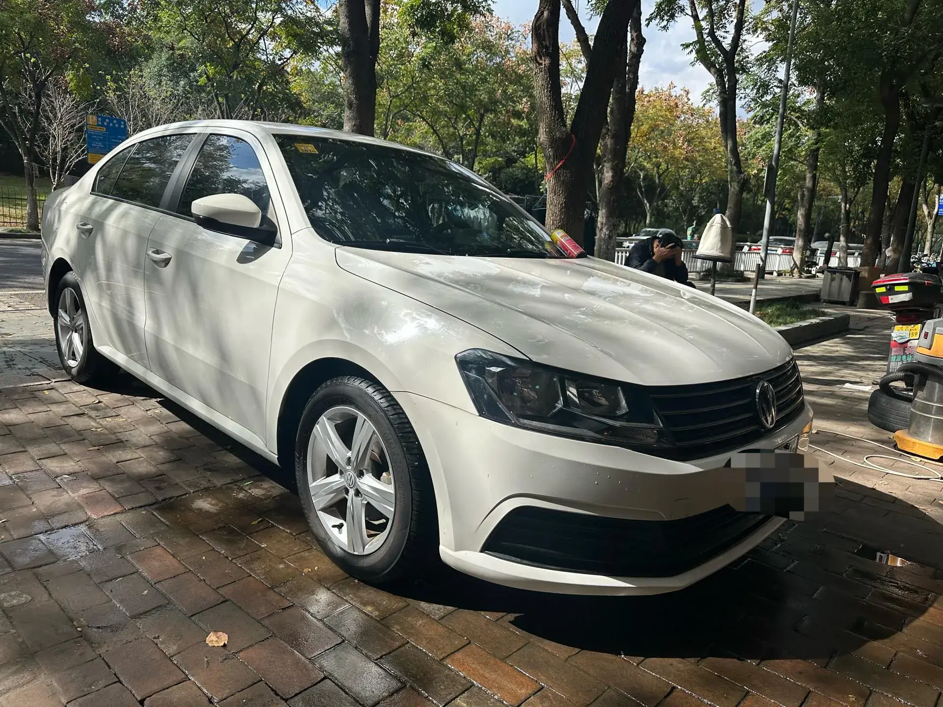 2017 VOLKSWAGEN LAVIDA thumbnail 3