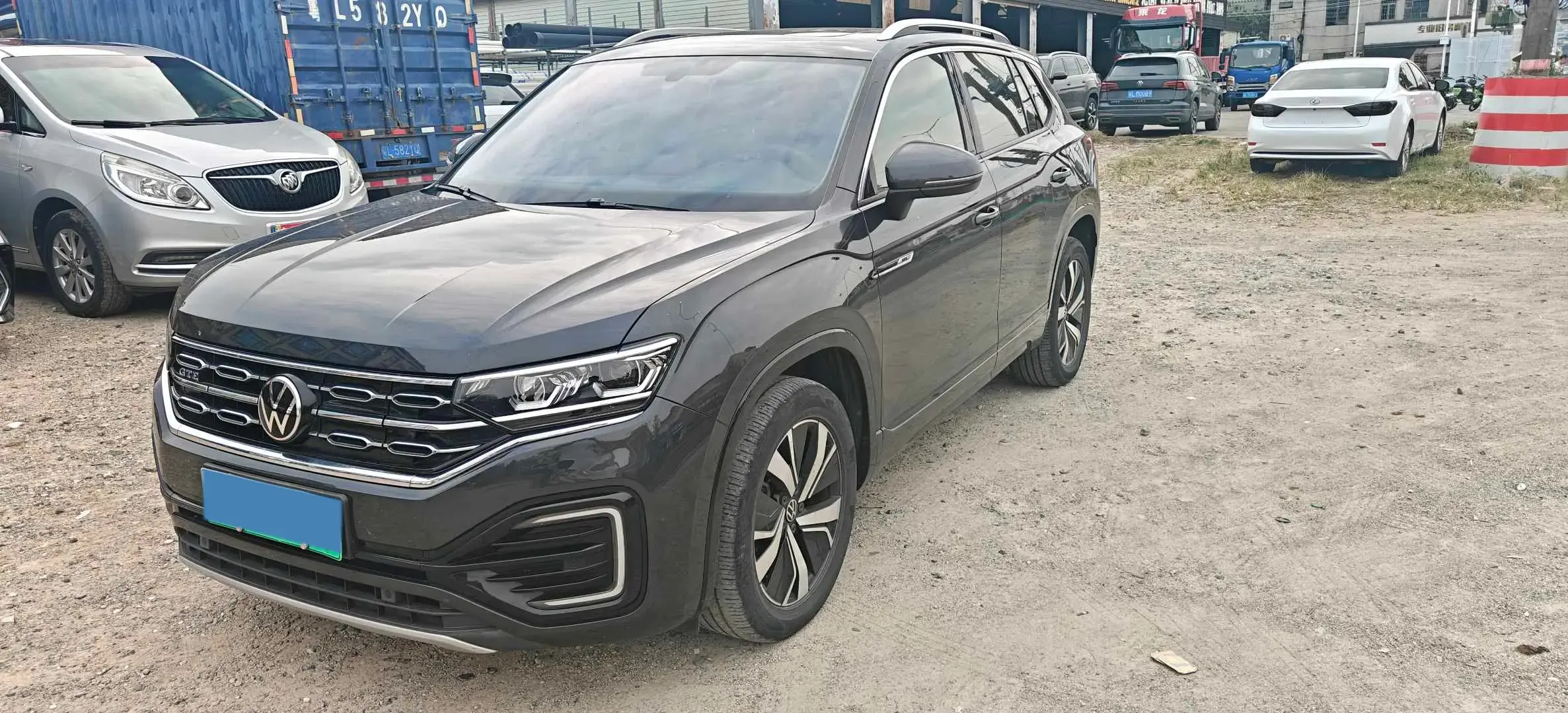 2022 VOLKSWAGEN TAYRON view 1