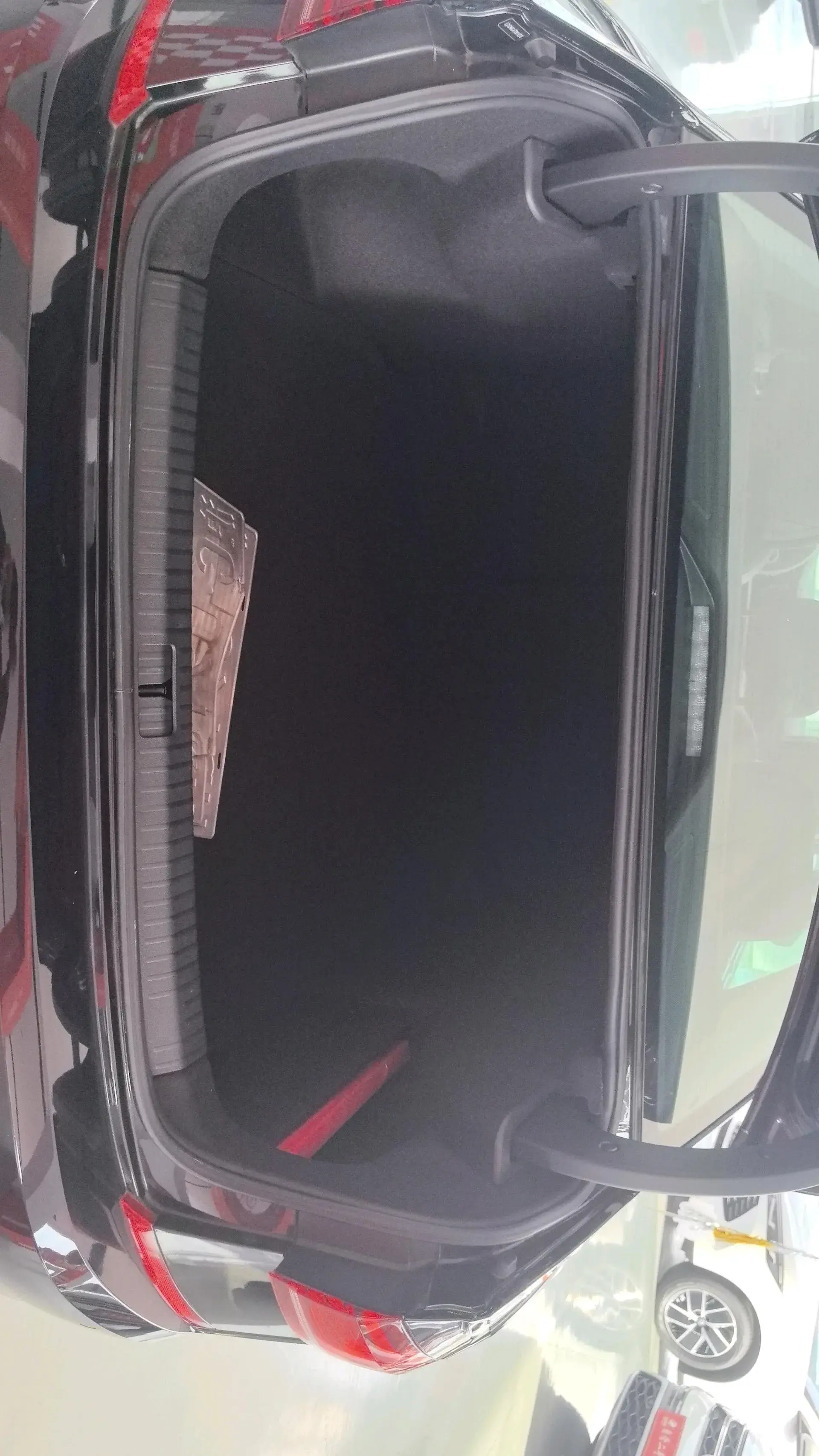 2024 VOLKSWAGEN PASSAT thumbnail 4