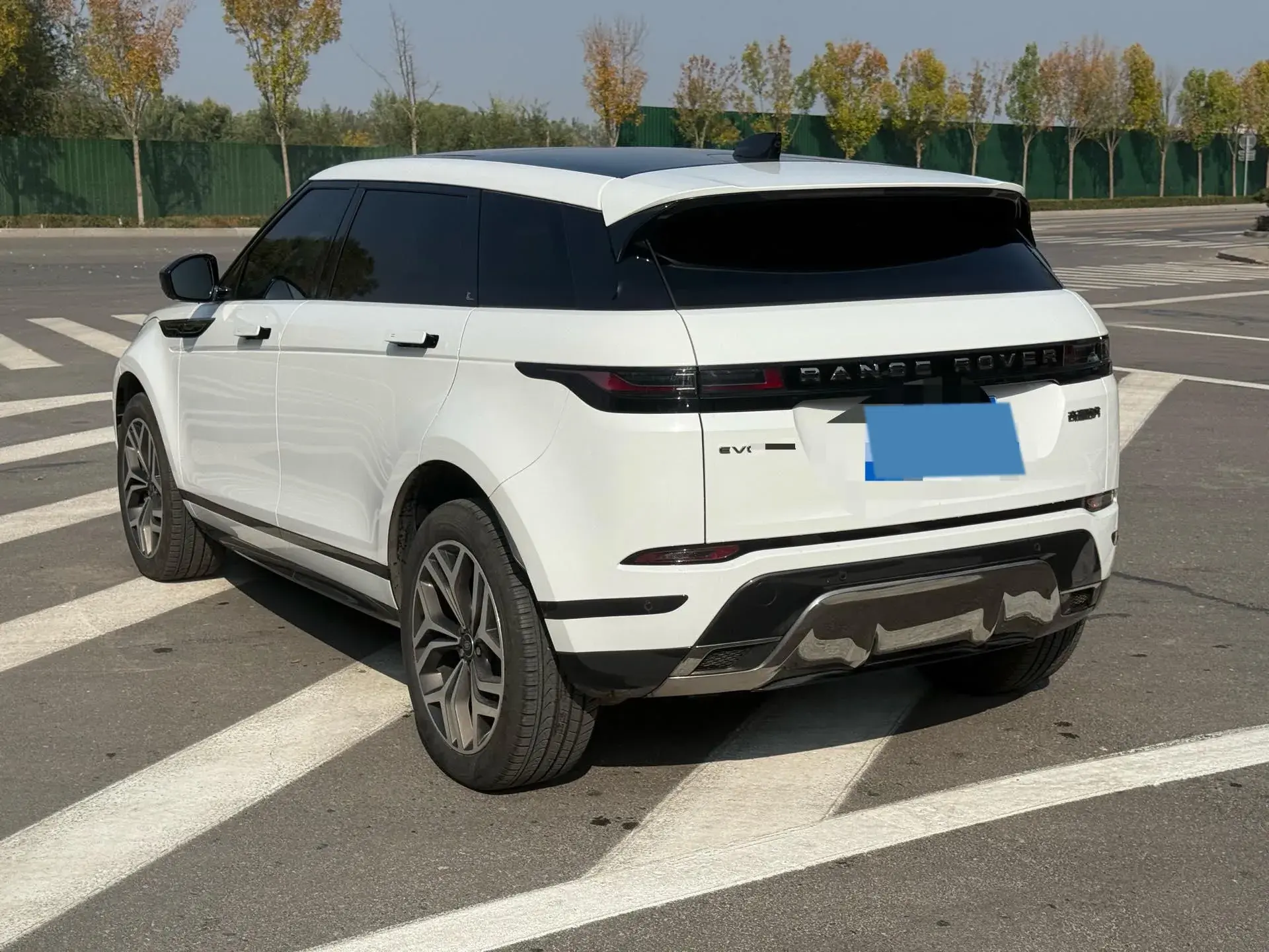 2024 LAND ROVER thumbnail 2