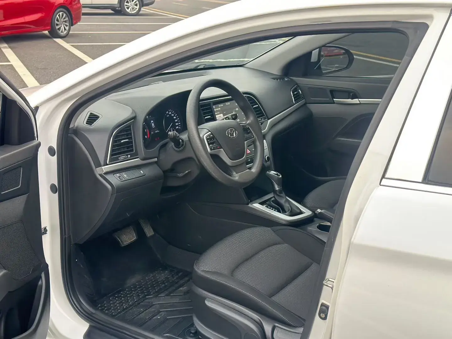 2016 HYUNDAI ELANTRA thumbnail 3