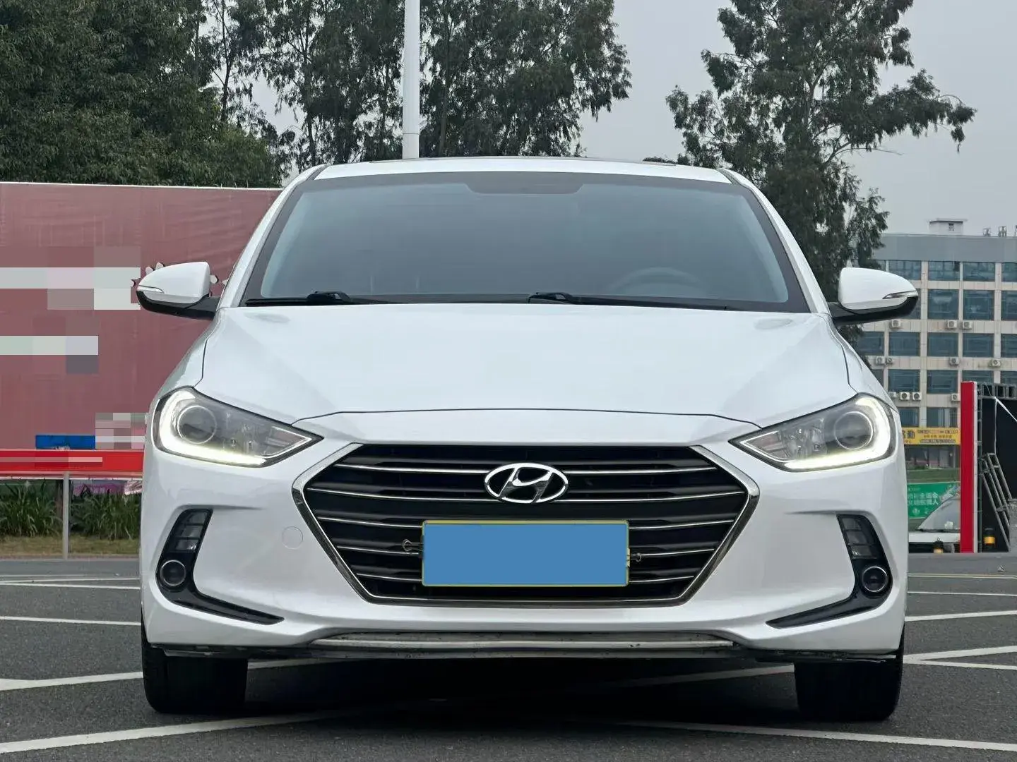 2016 HYUNDAI ELANTRA thumbnail 4