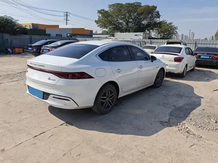 2023 BYD QIN thumbnail 3