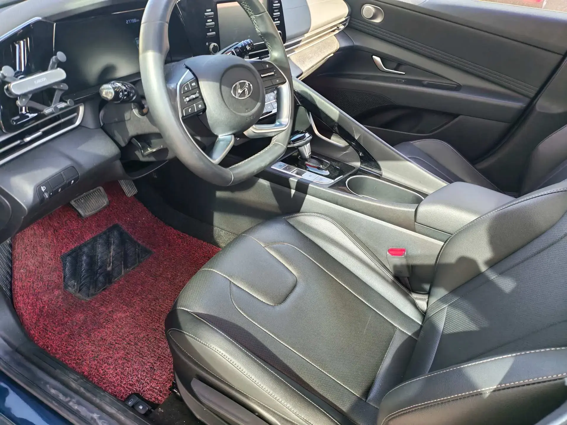 2021 HYUNDAI ELANTRA thumbnail 3