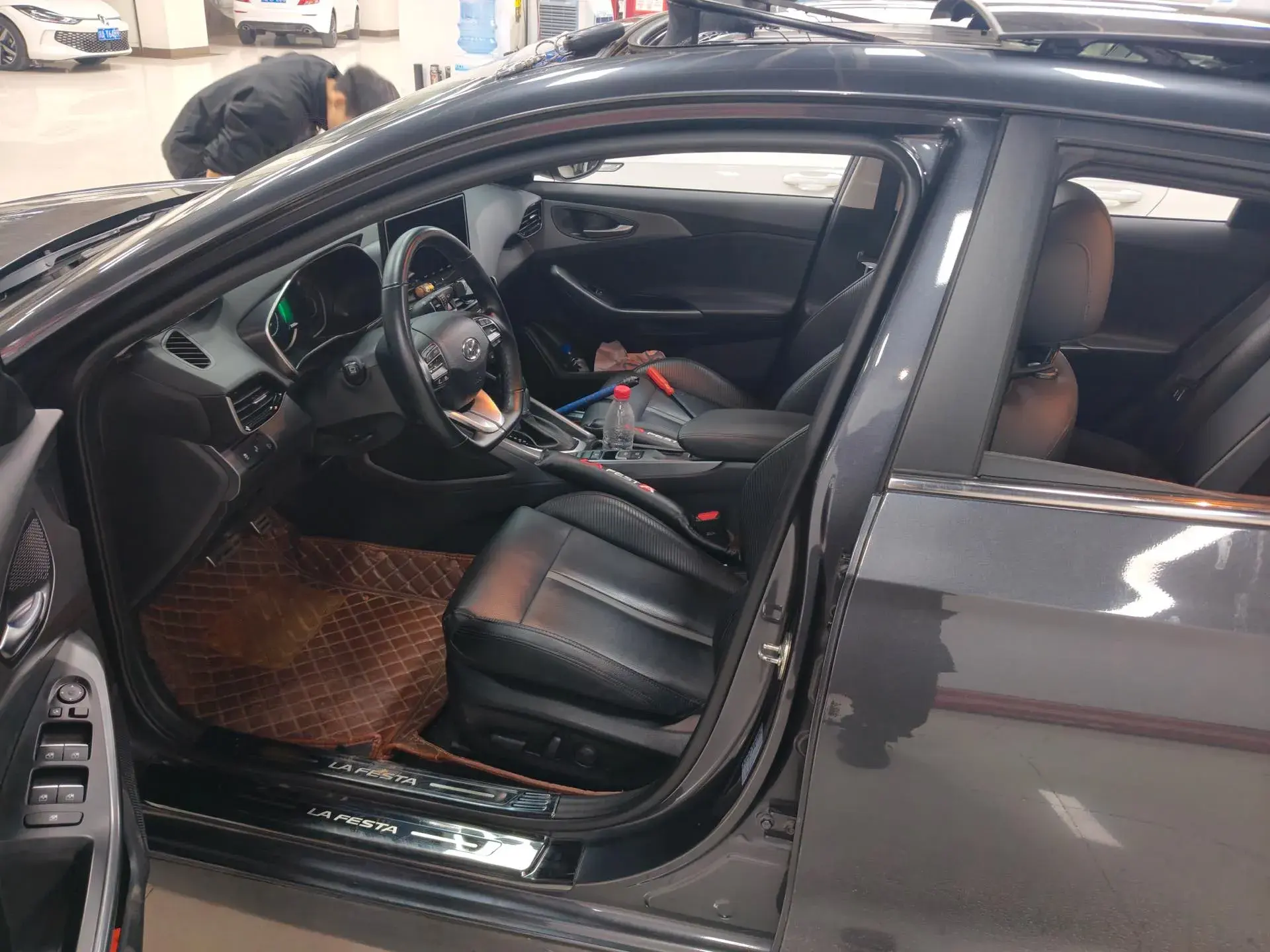 2019 HYUNDAI LA thumbnail 4