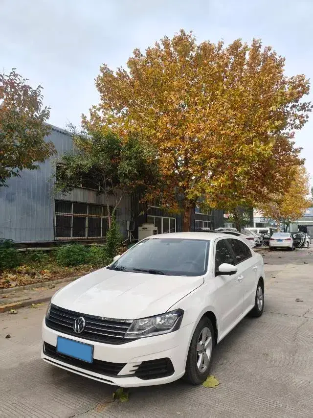 2019 VOLKSWAGEN LAVIDA view 1