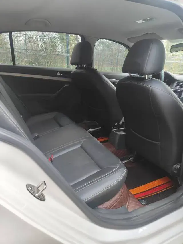 2019 VOLKSWAGEN LAVIDA thumbnail 3