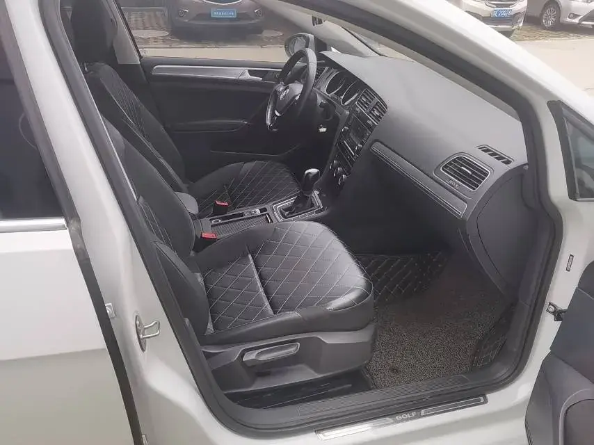 2018 VOLKSWAGEN GOLF thumbnail 4