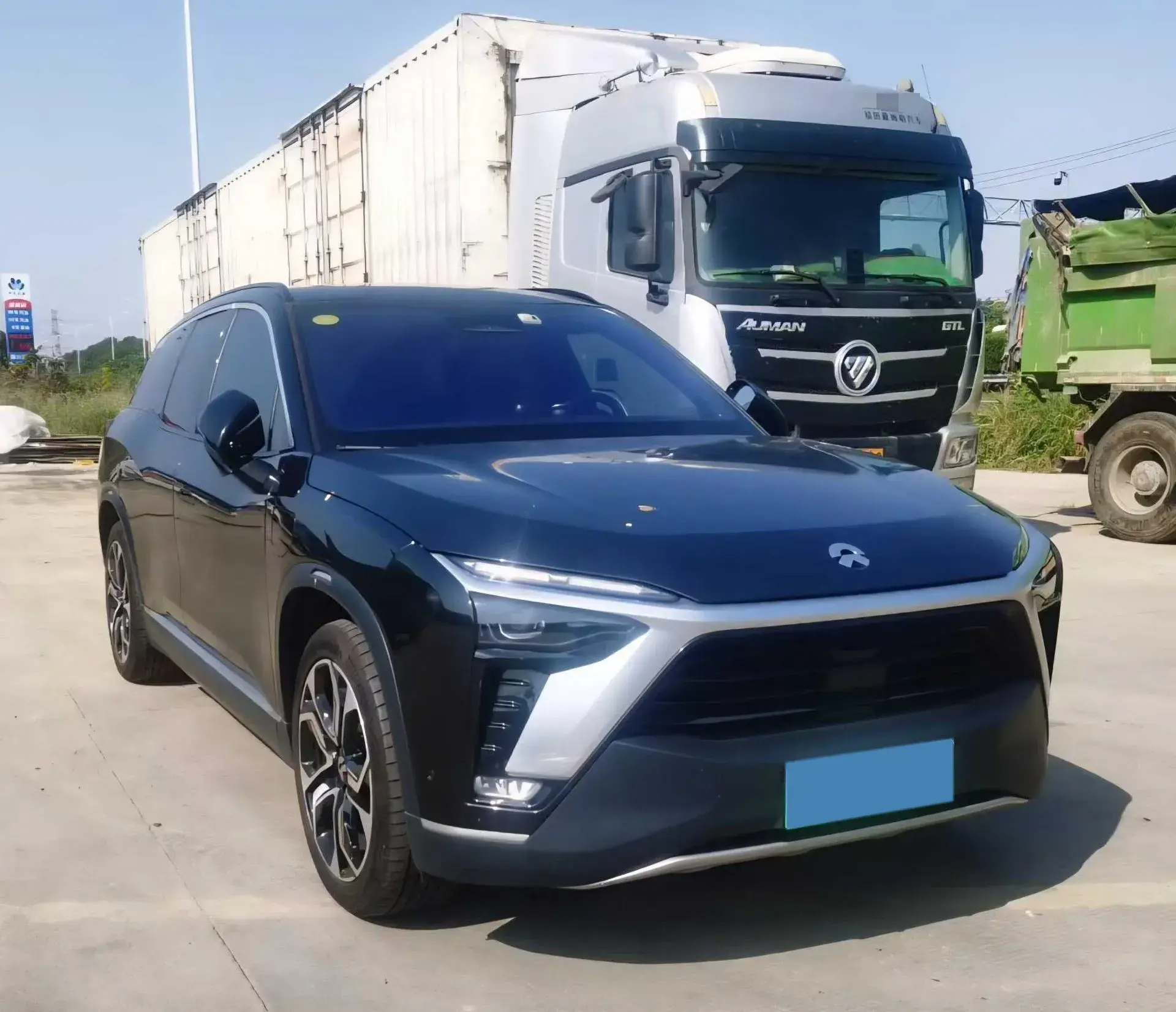 2020 NIO ES8 thumbnail 3