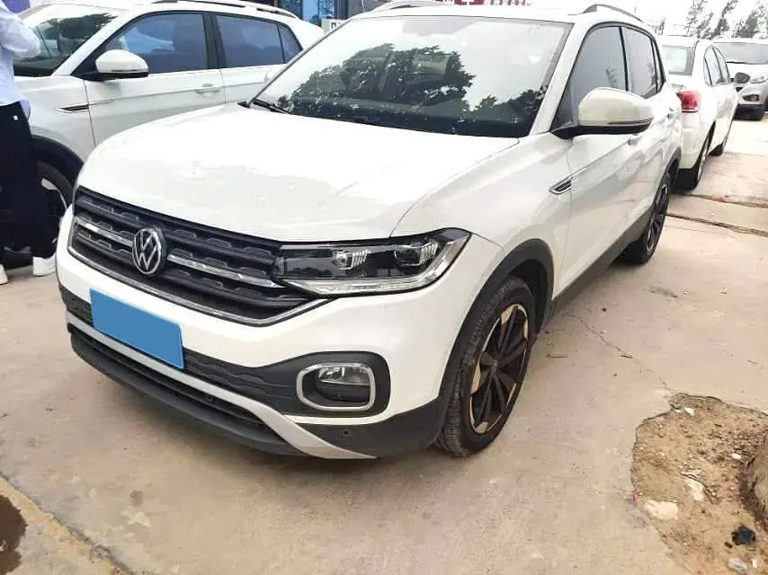 2021 VOLKSWAGEN TACQUA view 1