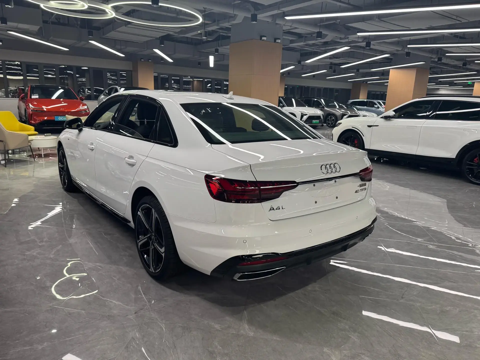 2024 AUDI A4L thumbnail 4