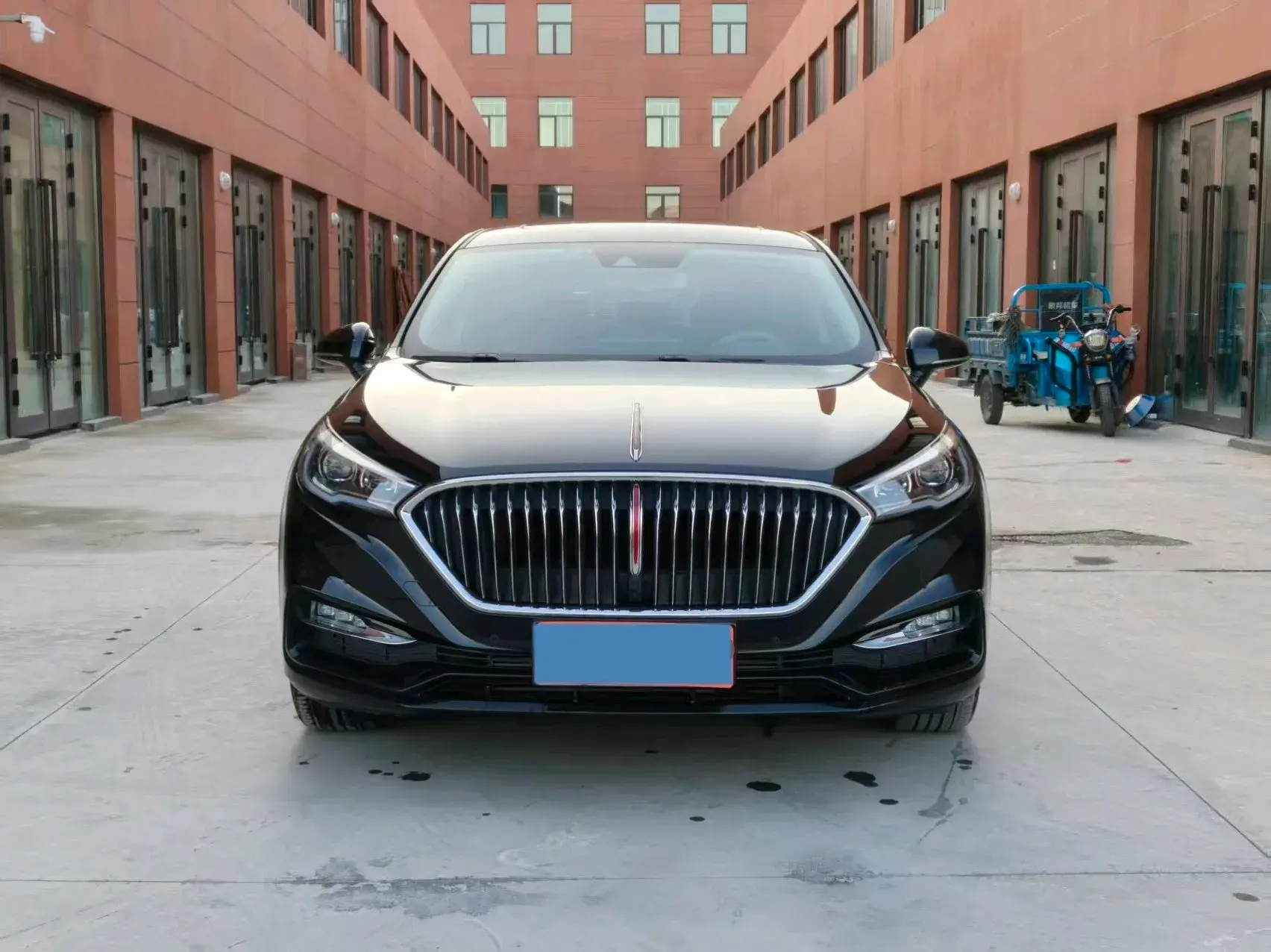 2022 HONGQI H5 thumbnail 2