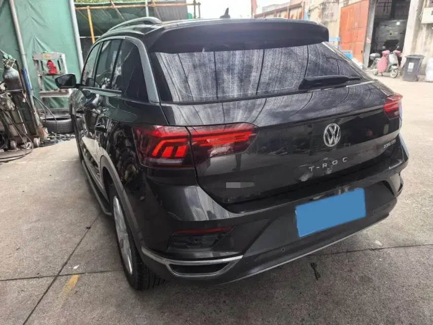 2020 VOLKSWAGEN T-ROC thumbnail 4