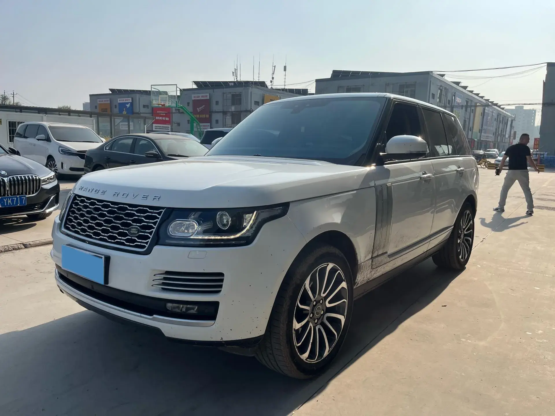 2017 LAND ROVER view 1