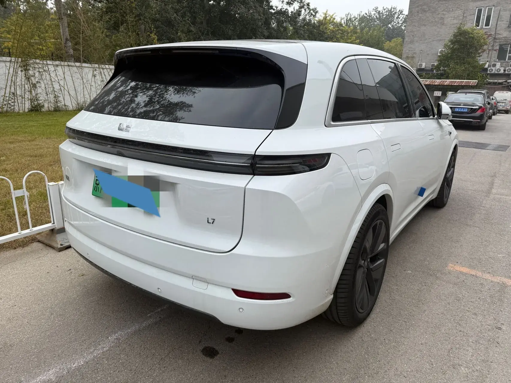 2024 LI L7 thumbnail 2