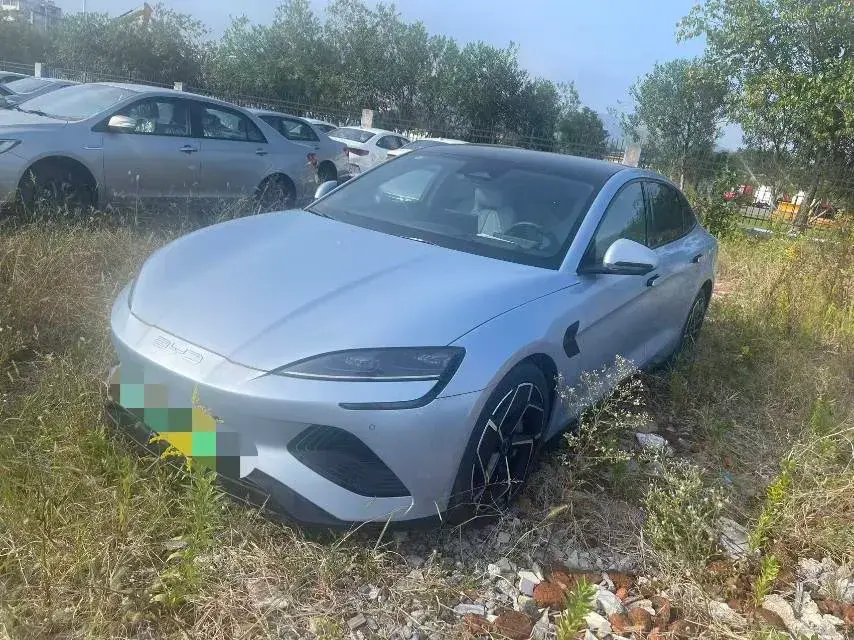 2022 BYD SEAL view 1