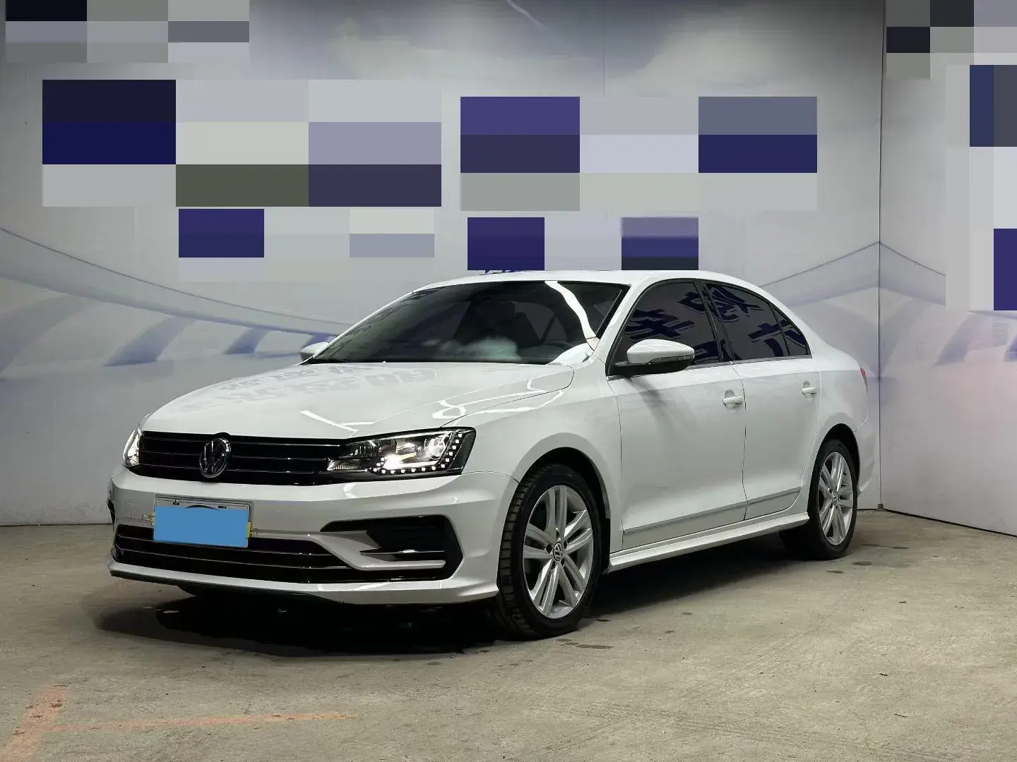 2018 VOLKSWAGEN SAGITAR view 1