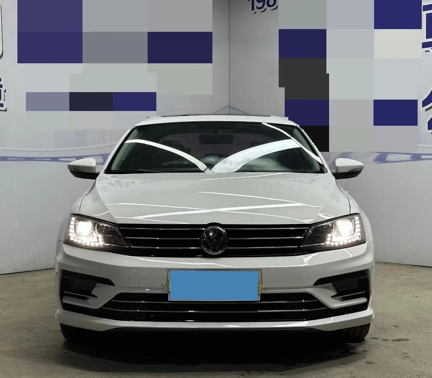 2018 VOLKSWAGEN SAGITAR thumbnail 2