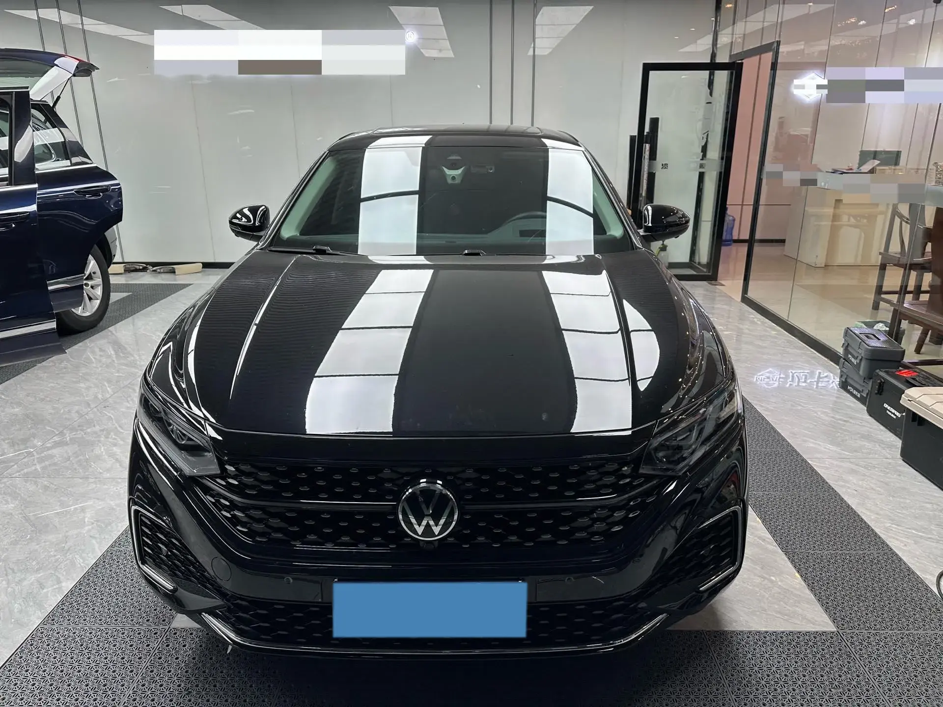 2022 VOLKSWAGEN PASSAT thumbnail 2